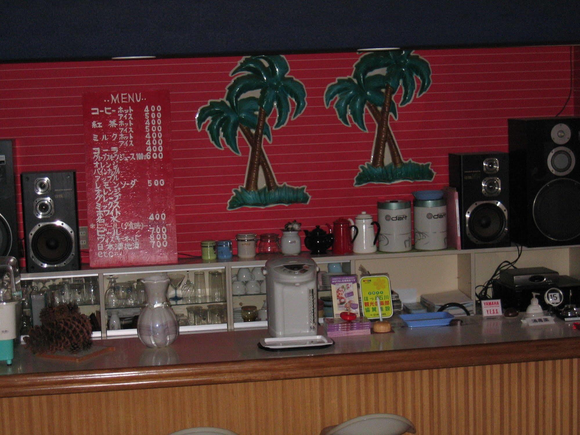 Pension Croissant Wajima Extérieur photo